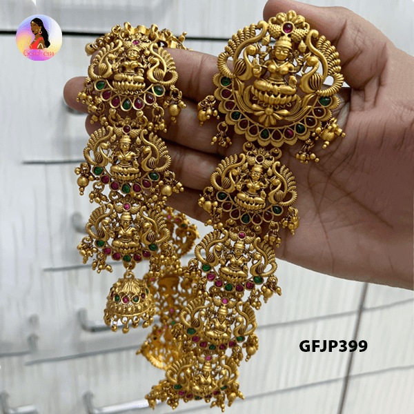 Hair jewelry for Muhurtham look