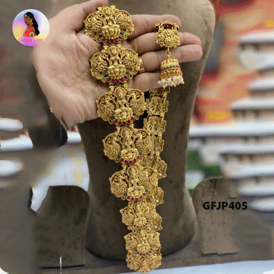 Traditional bridal Jada Pilla