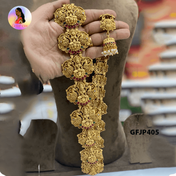 Traditional bridal Jada Pilla