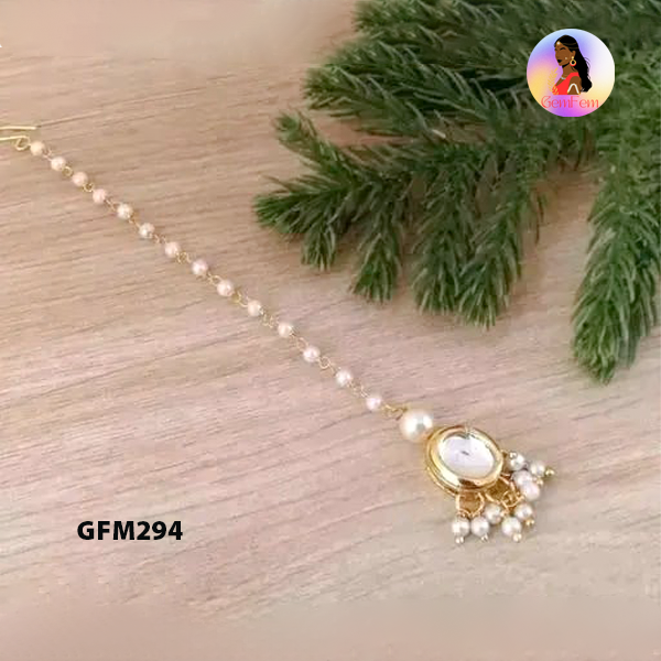 White Pearl Kundan Maang Tikka