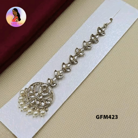 Kundan Pearl Maang Tikka