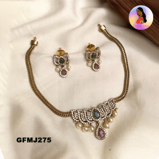 Statement Choker Set