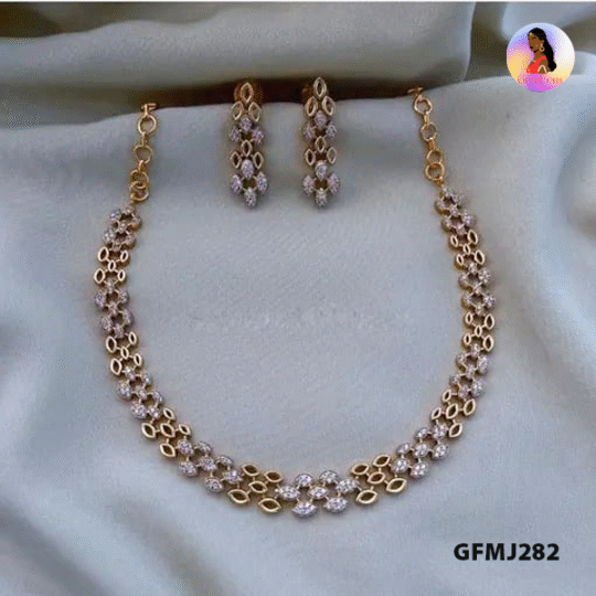 Sleek Choker Set