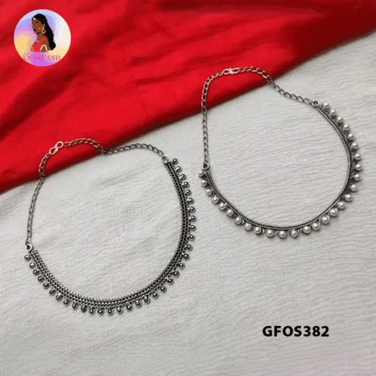 Unique oxidised choker design