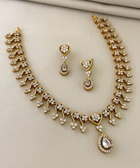 ad necklace set