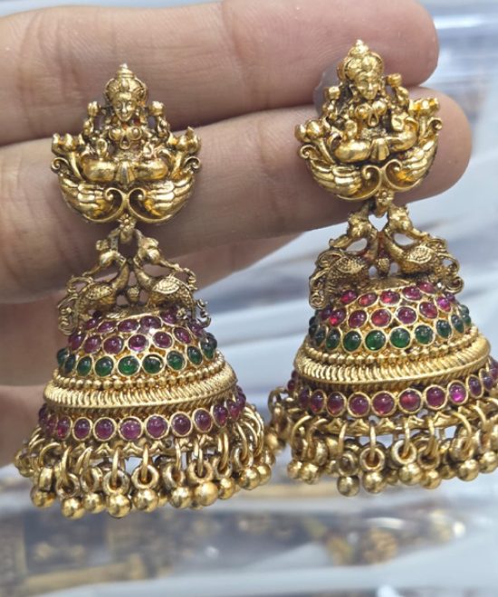 traditional jhumka for saree