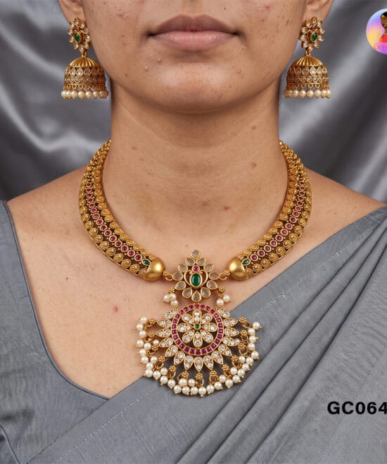 Traditional Kanti Necklace Set with Matching Earrings