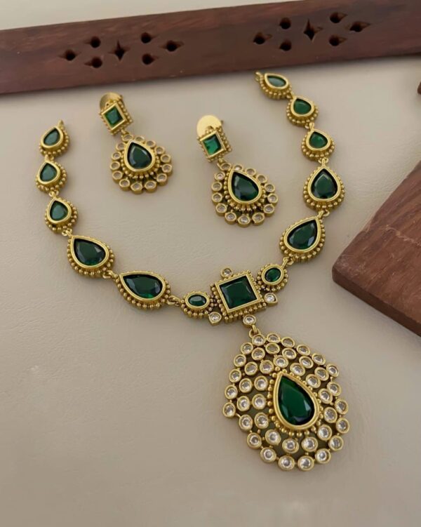 Celebrity AD Choker Set Under 500 with Matching Earrings