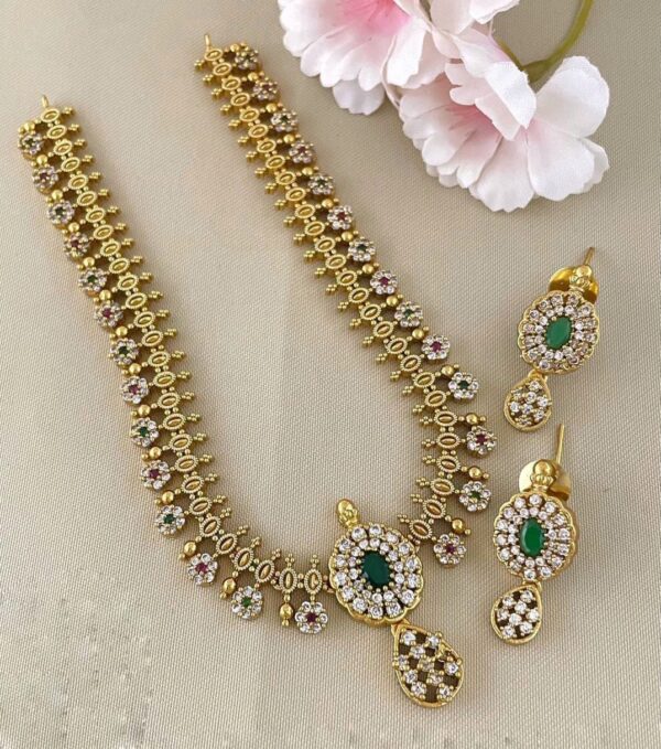 Simple AD Choker Set for Women with Matching Earrings